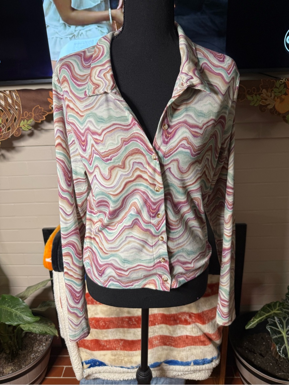 Wavy Multicolor Button-Down Shirt - Women